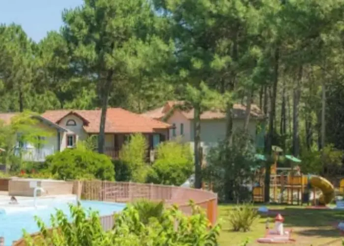 Moderne Grande Piscine Ocean Pinede Lacanau